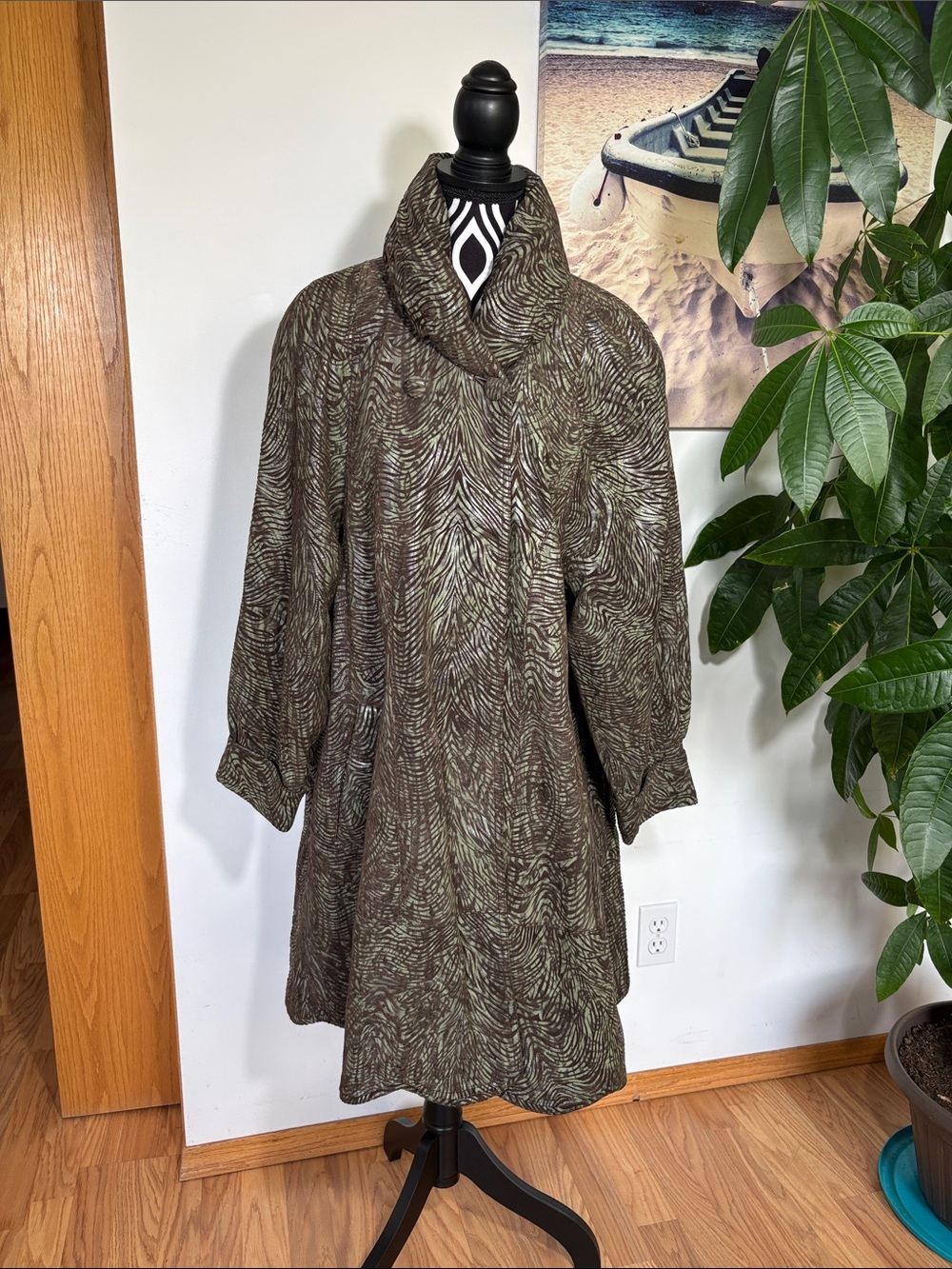 Vintage DELUXE leather Olive Patterned Funnel Neck Women's stunning coat